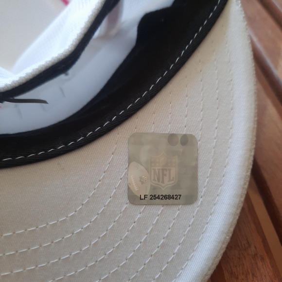 NFL Reebok Brest Cancer Awearness Hat - Picture 3 of 6